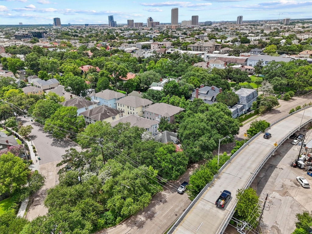 208 Hawthorne Street - Photo 28