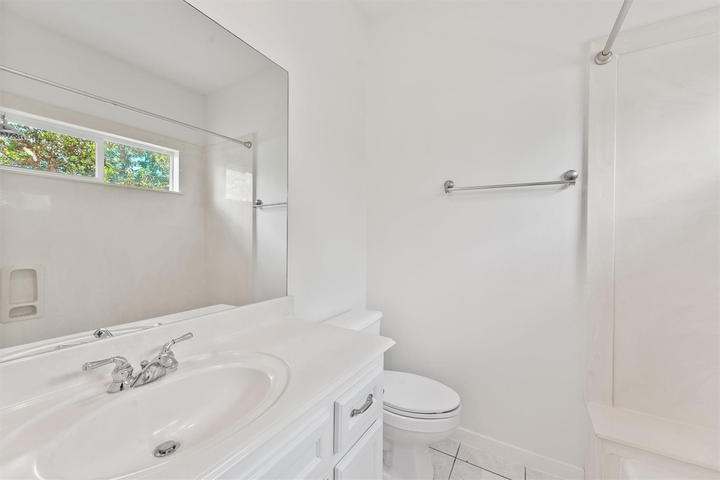 208 Hawthorne Street - Photo 20