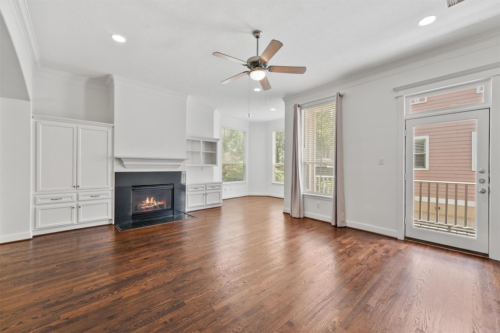 208 Hawthorne Street - Photo 9