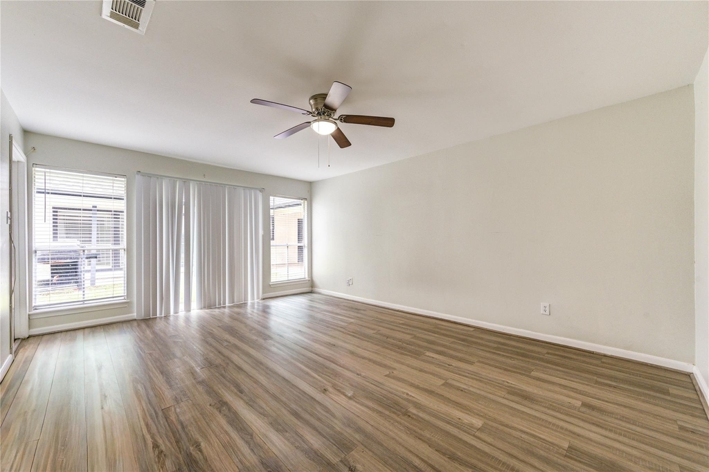 8107 Durklyn Lane - Photo 13