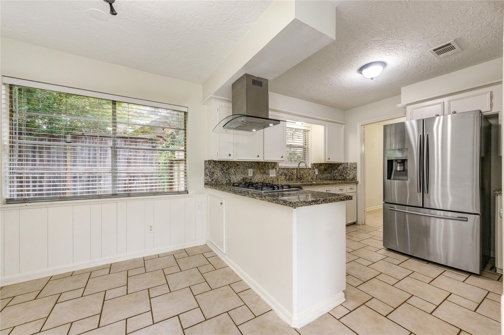 8107 Durklyn Lane - Photo 9