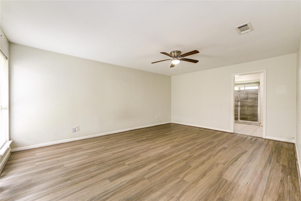 8107 Durklyn Lane - Photo 12