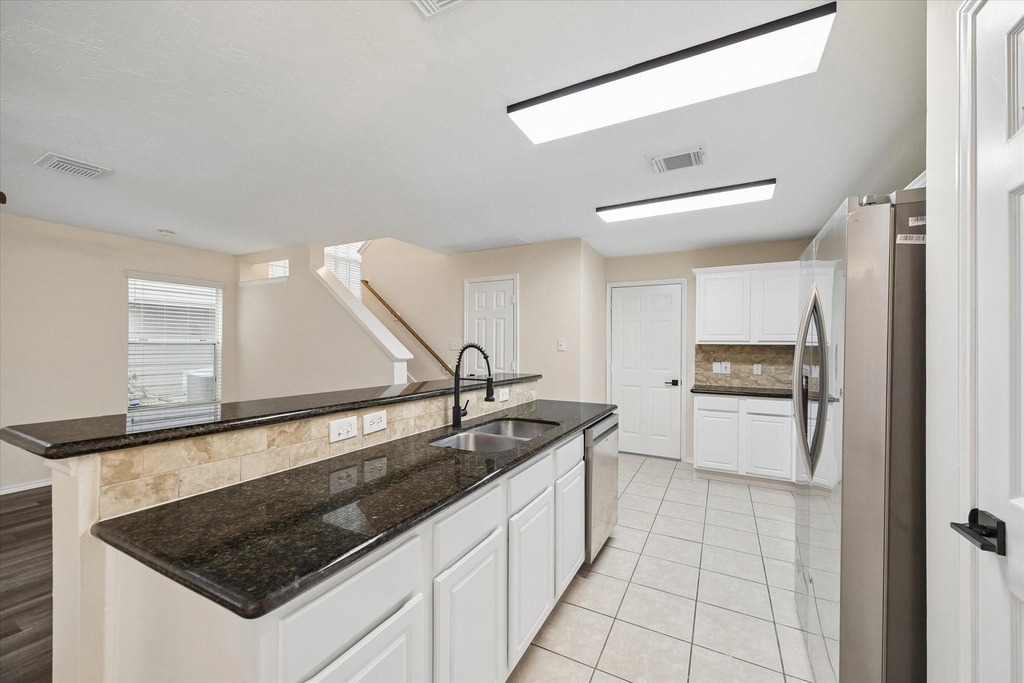 7 Wineberry Place - Photo 8