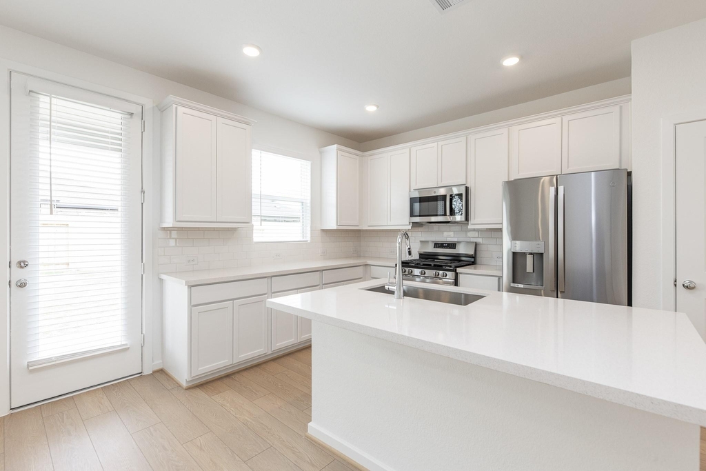 9723 Rialto Heights Drive - Photo 13