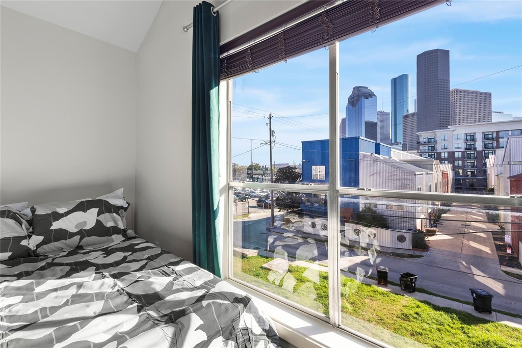 905 Saulnier Street - Photo 8