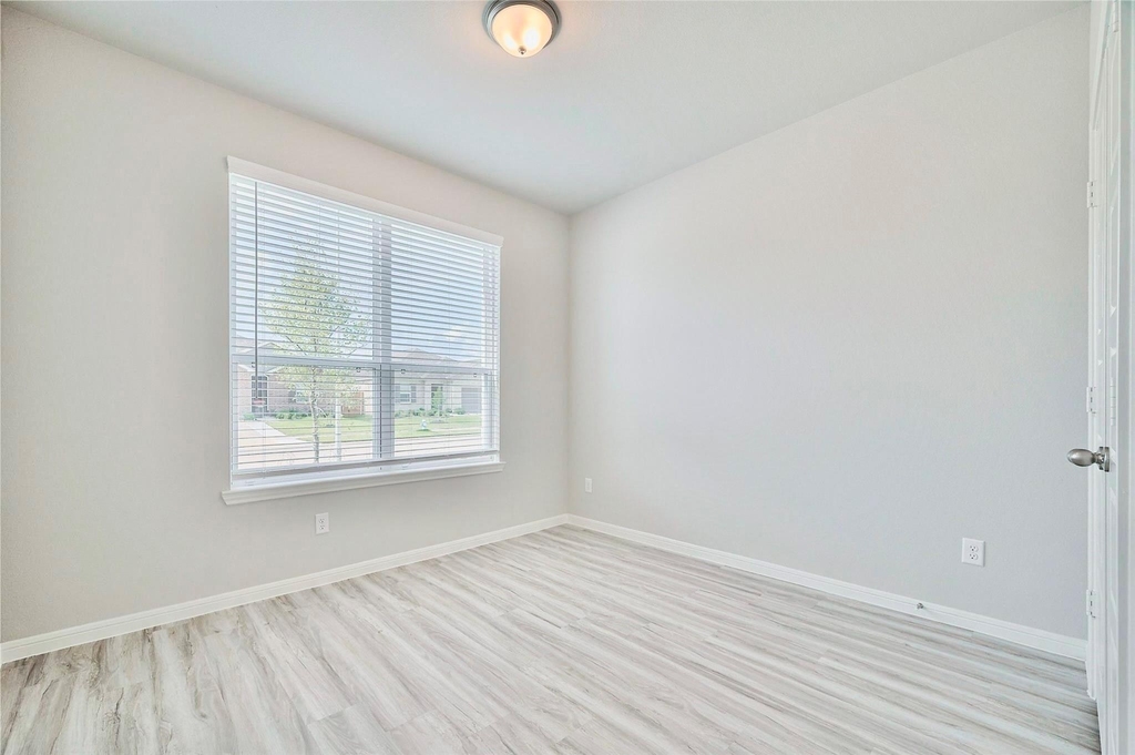 27231 Blue Pool Drive - Photo 13