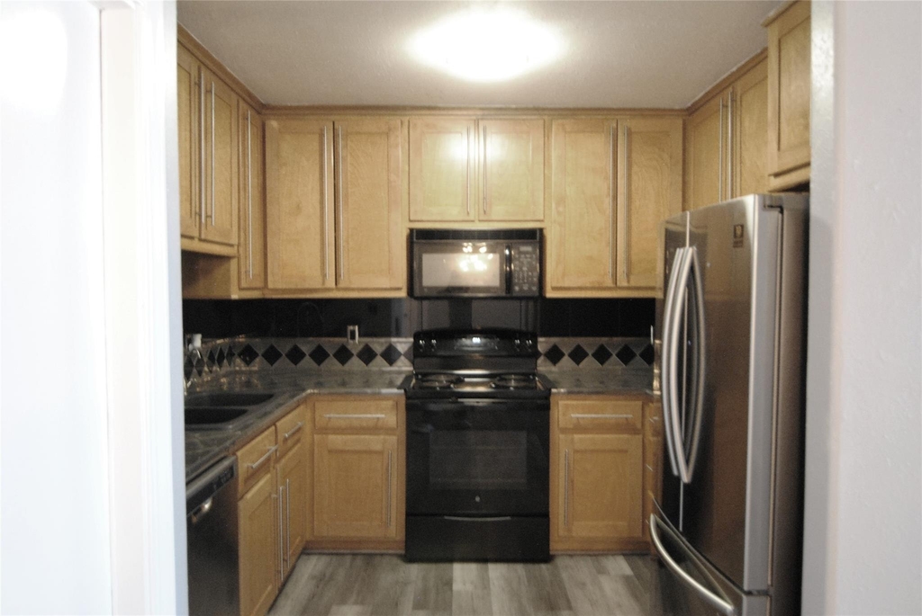8427 Hearth Drive - Photo 3