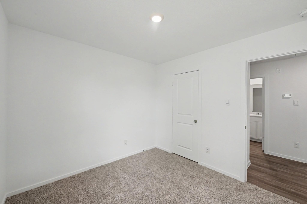 40839 Hawthorne Glades Street - Photo 27