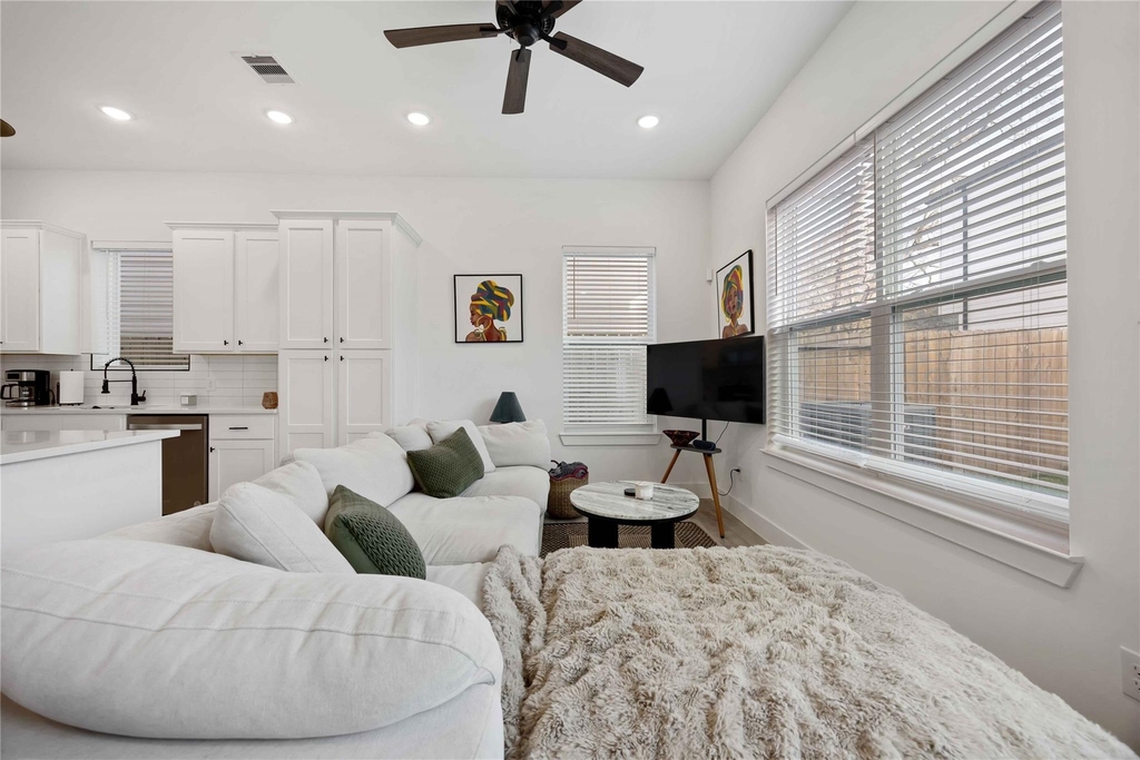 5702 Breland Street - Photo 4