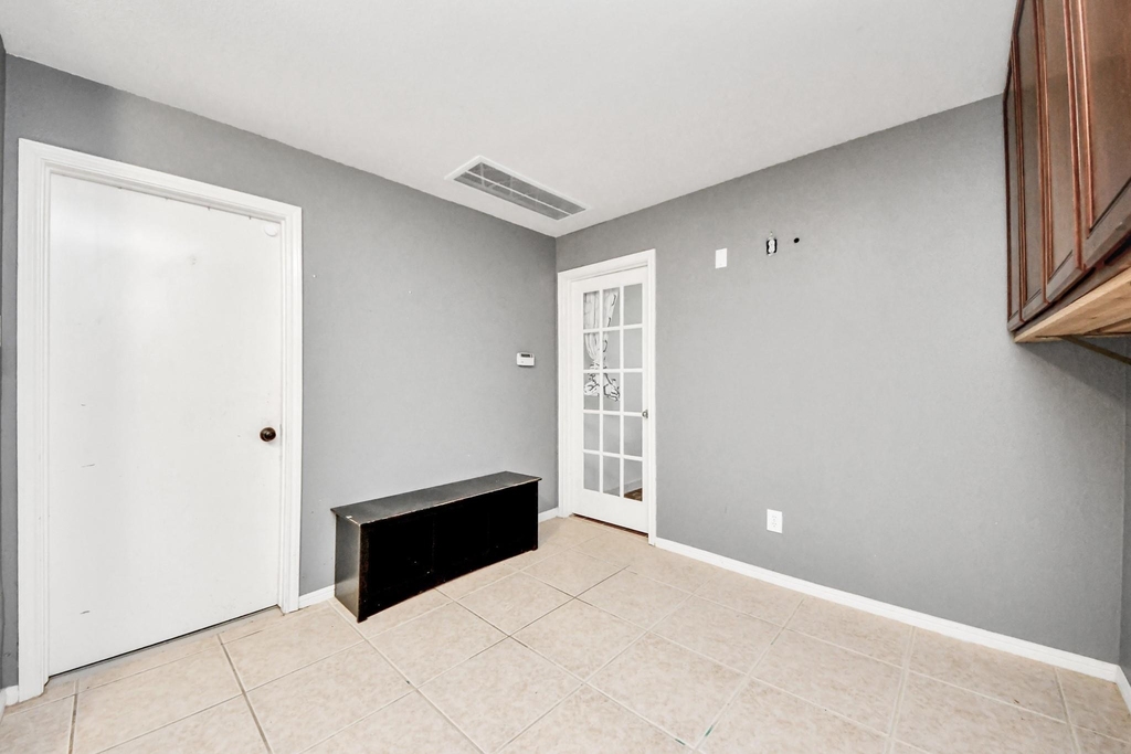 3818 S Barnett Way - Photo 11