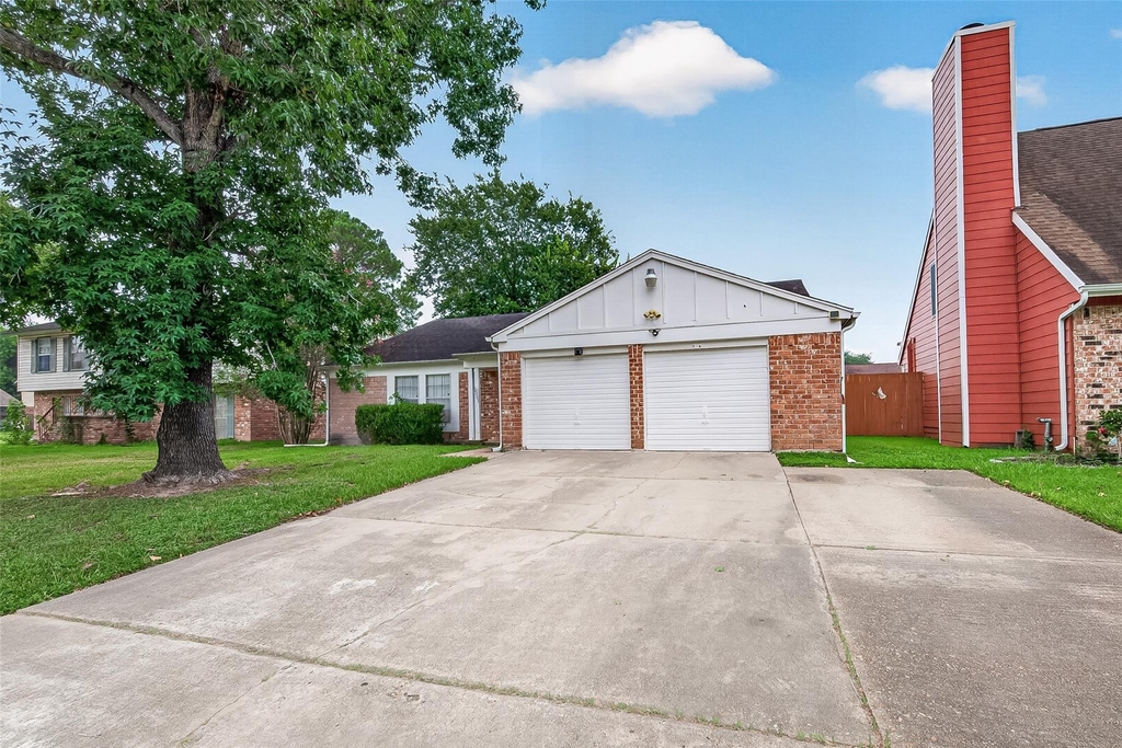16707 Running Quail Court - Photo 1