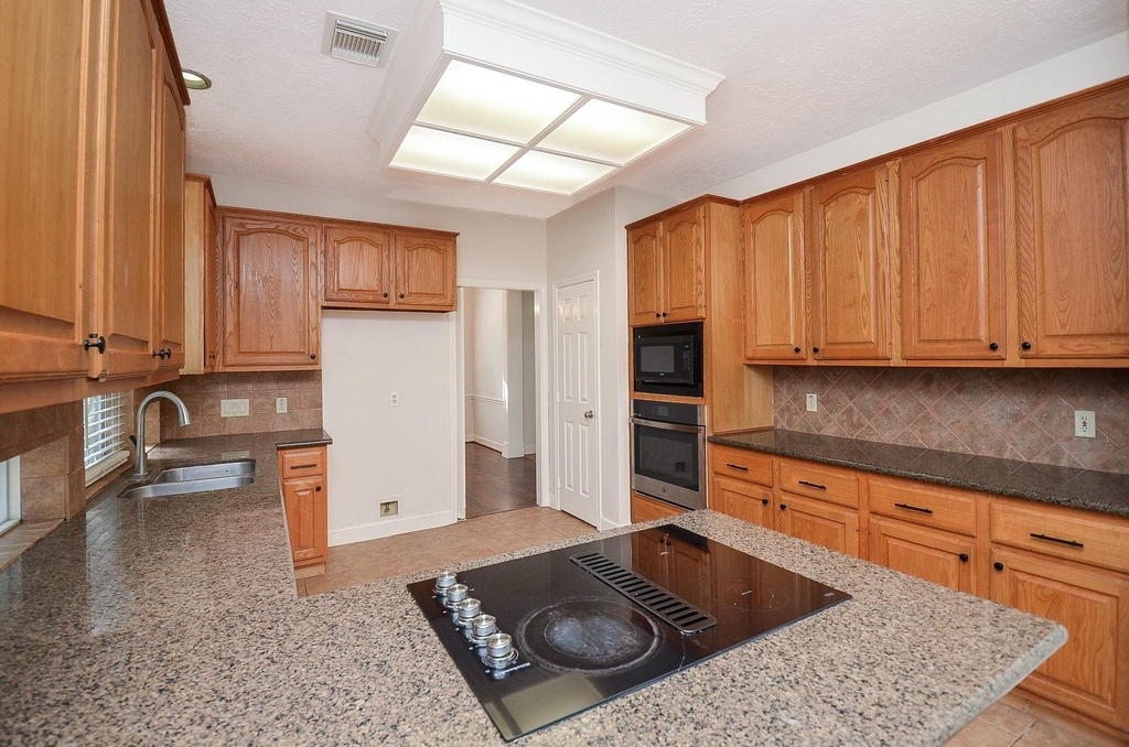 6007 Planters Point Court - Photo 7
