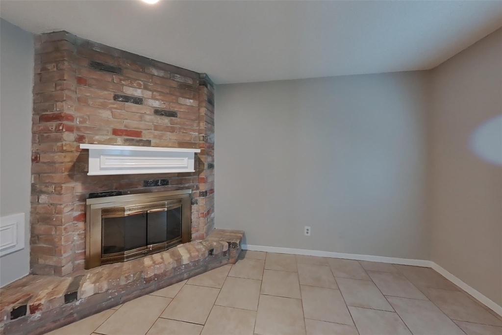 16726 Britford - Photo 1