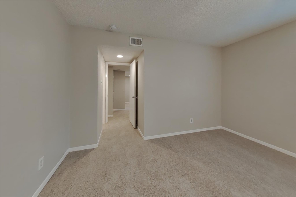 16726 Britford - Photo 8