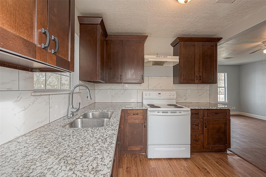4006 Sunflower Street - Photo 4