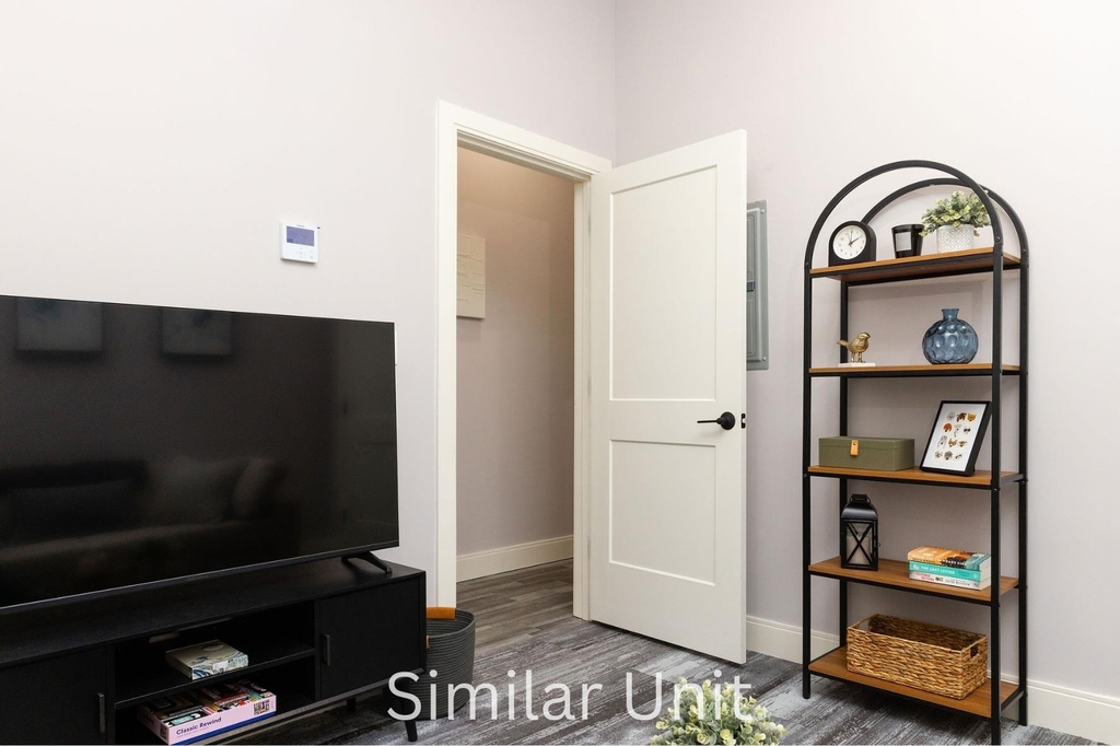 1555 Elm - Photo 8