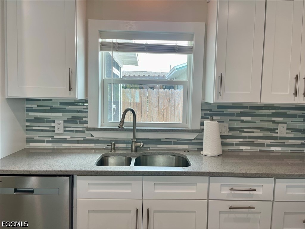 345 Donora Boulevard - Photo 7