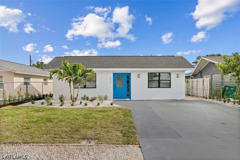 717 95th Avenue N - Photo 1