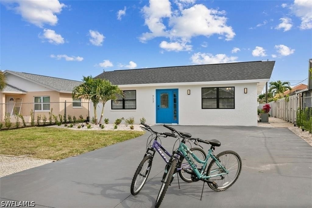717 95th Avenue N - Photo 4