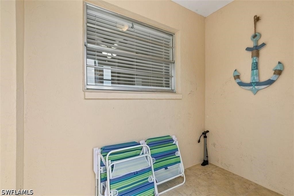 717 95th Avenue N - Photo 5