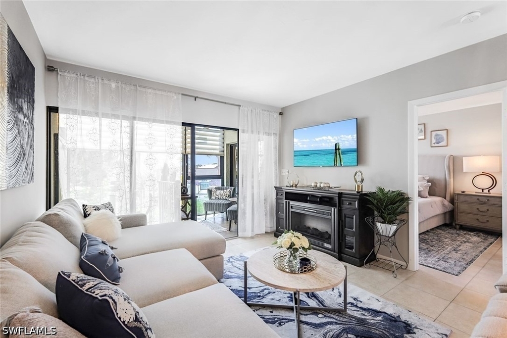 807 River Point Drive - Photo 4