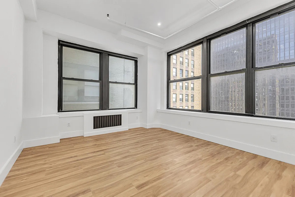 248 West 35th Street - Photo 4