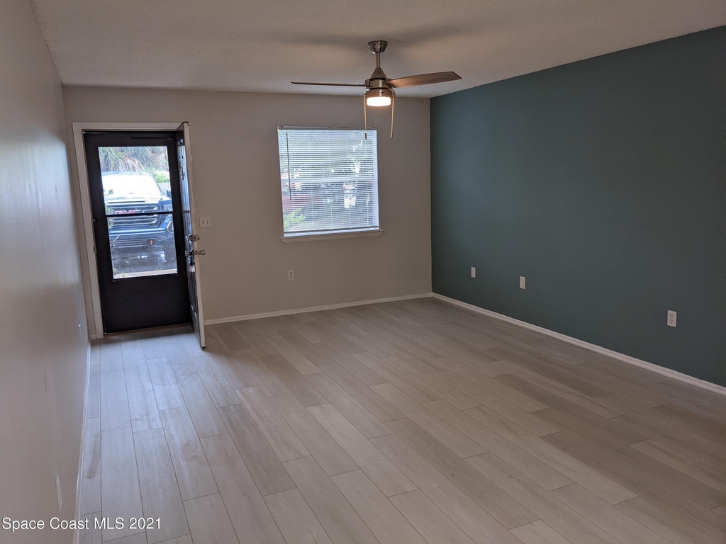 323 Olmstead Drive - Photo 3