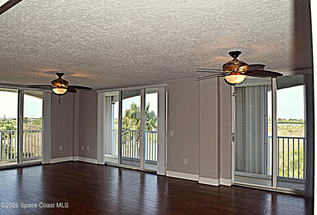 801 Del Rio Way - Photo 2
