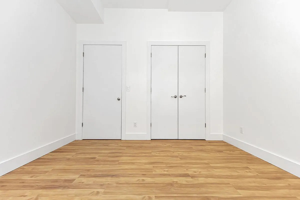 248 West 35th Street - Photo 5