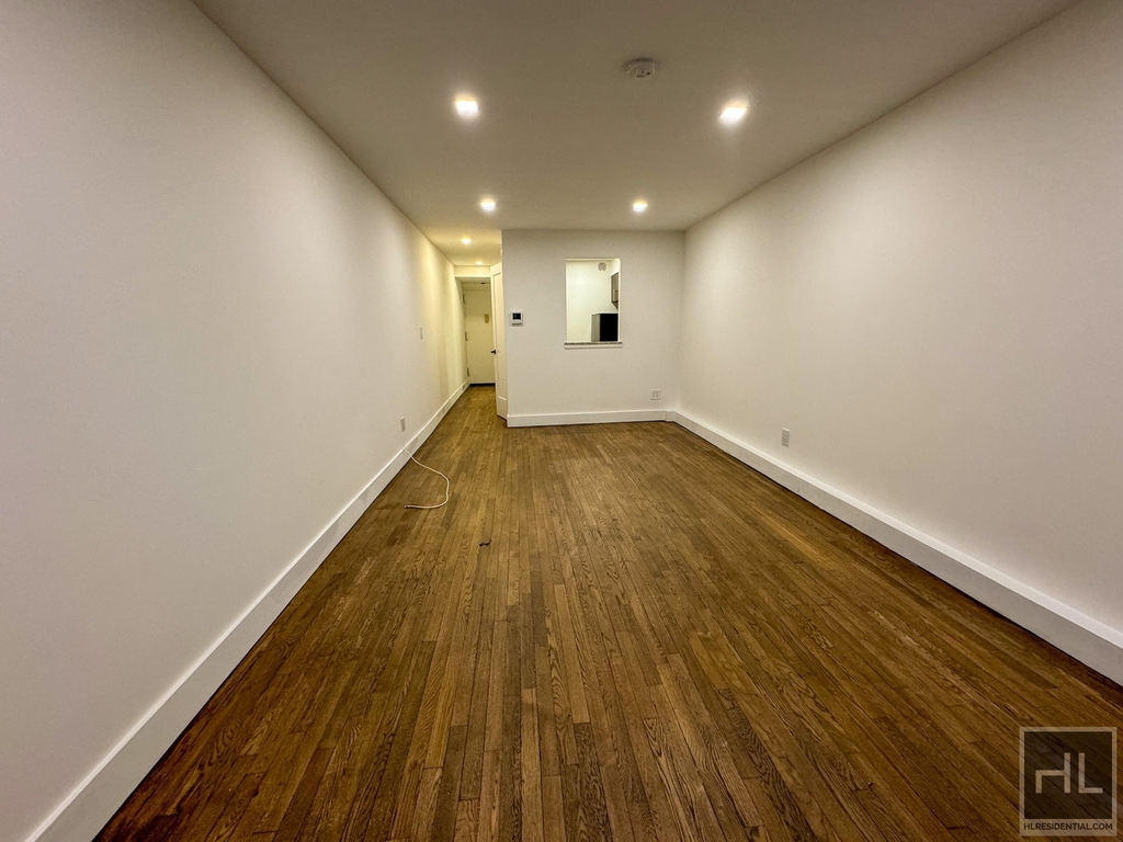 East 80th Street - Photo 0