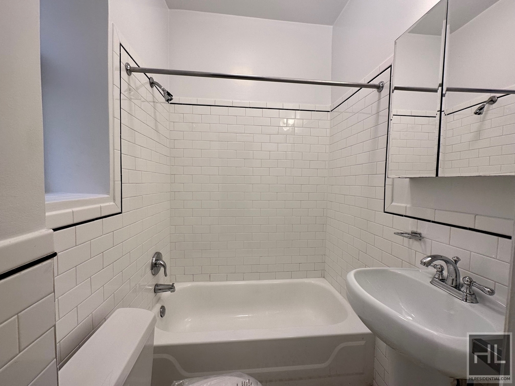 West 45 Street - Photo 1