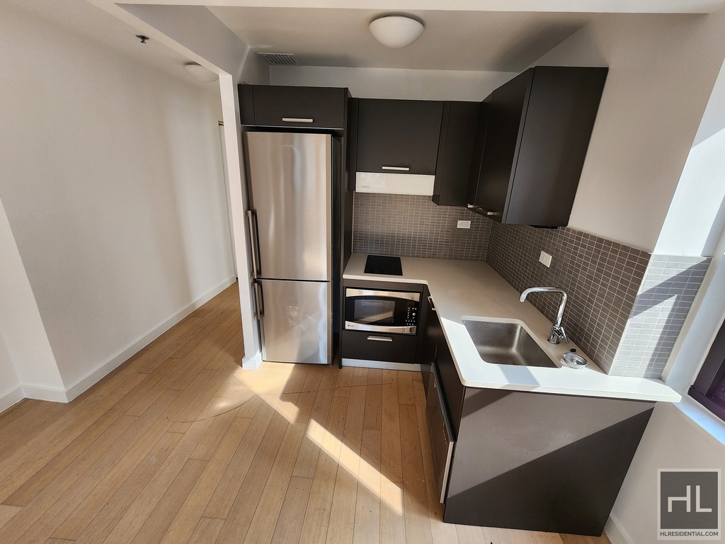 East 39th Street - Photo 1