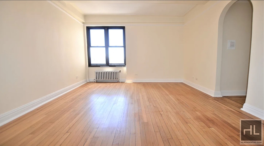 Second Avenue - Photo 1
