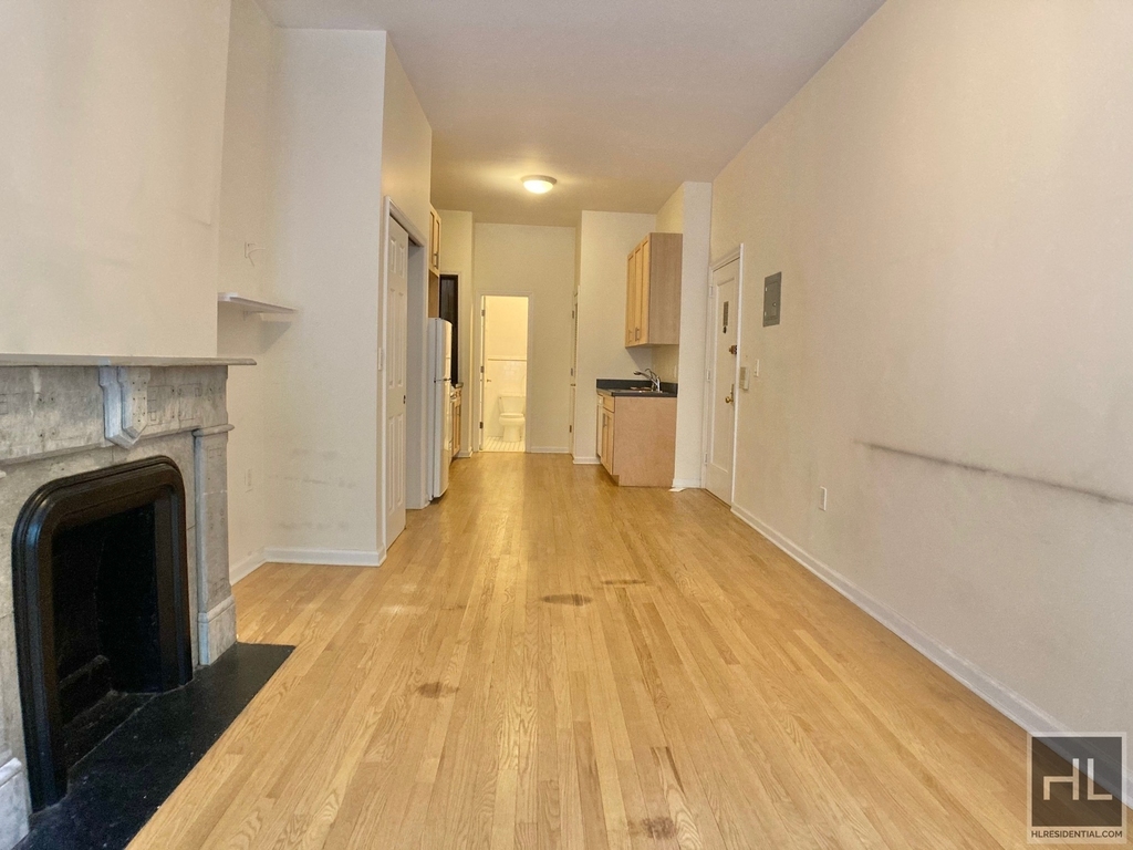 East 89 Street - Photo 0