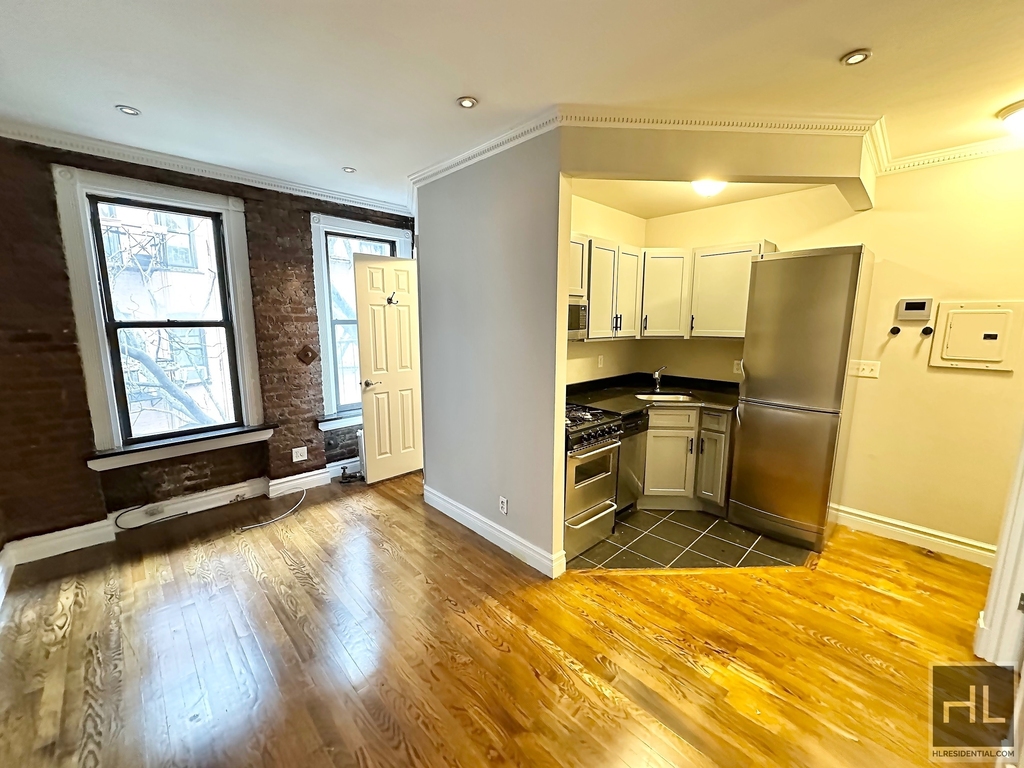 East 13th Street - Photo 2
