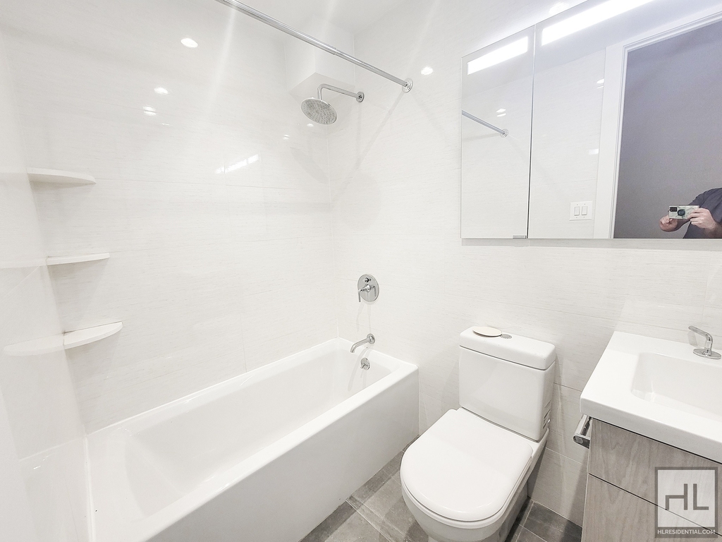 East 80 Street - Photo 5