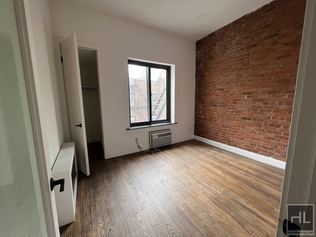 East 80 Street - Photo 3