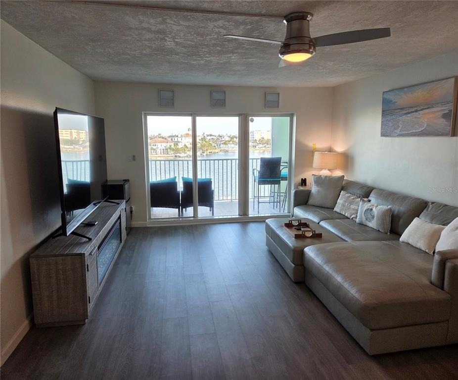 400 64th Avenue - Photo 33