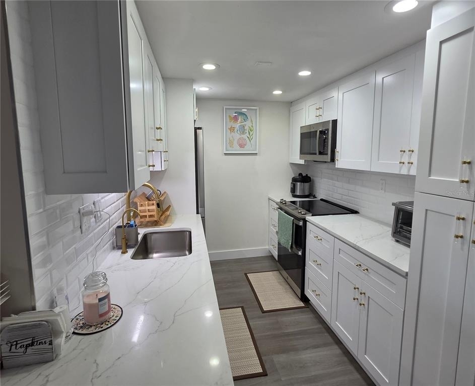 400 64th Avenue - Photo 17