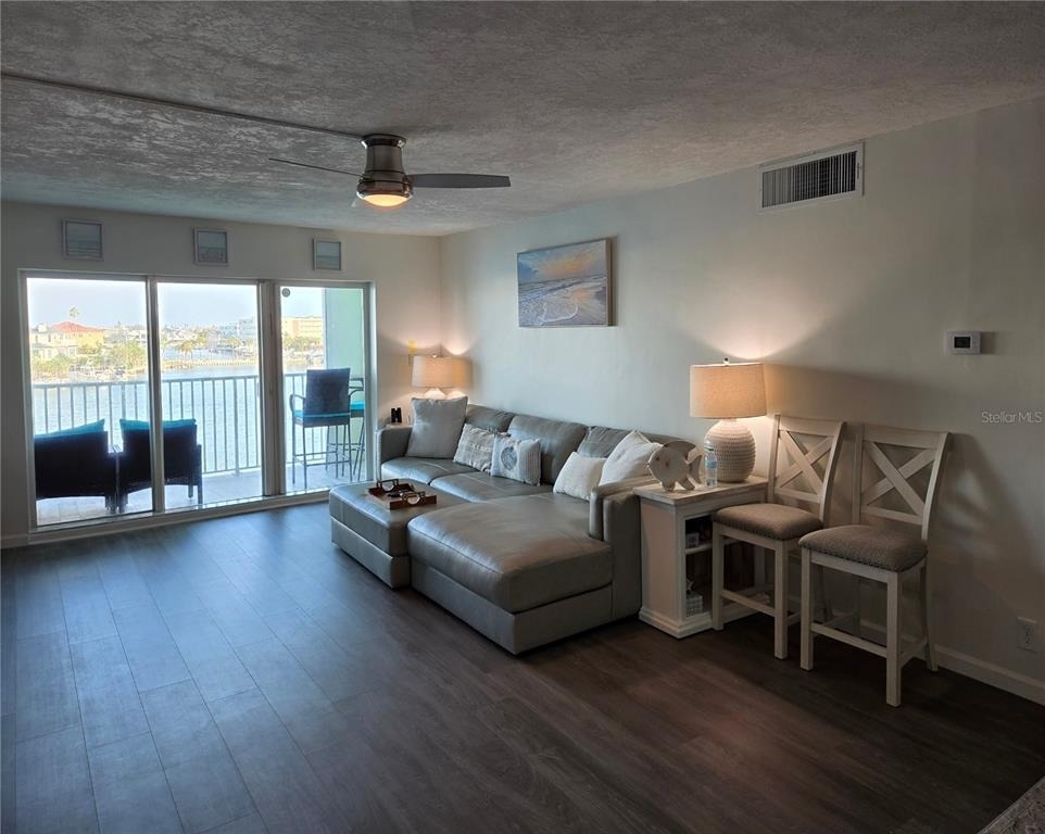 400 64th Avenue - Photo 32