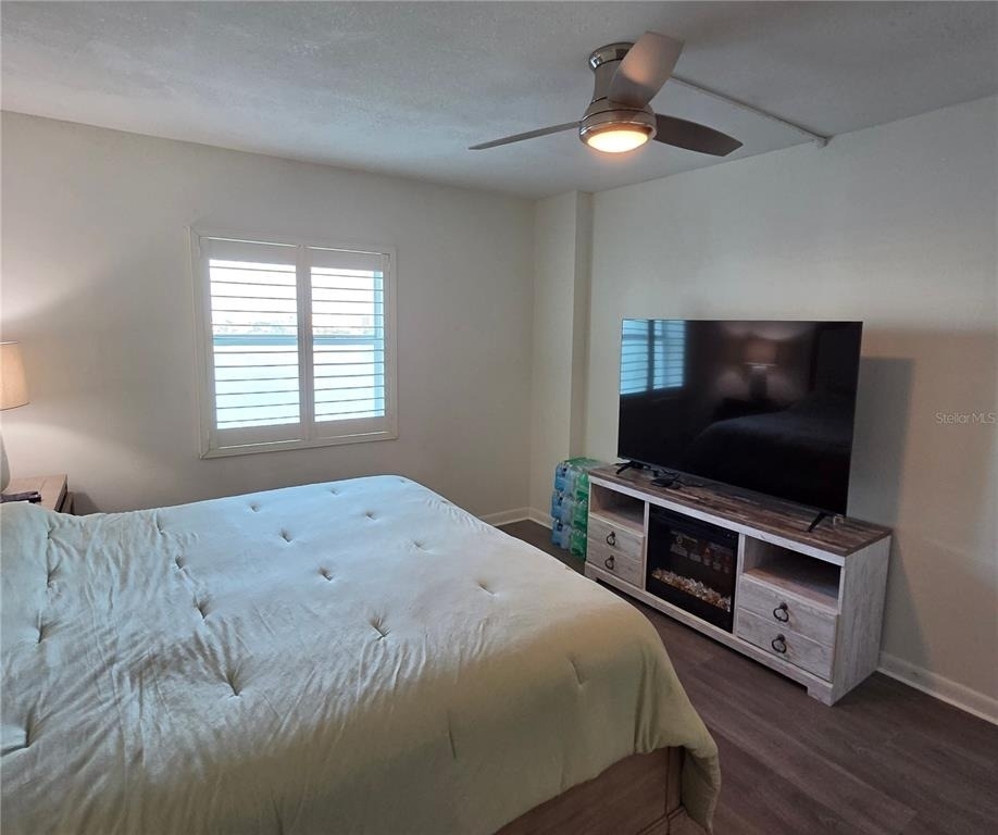 400 64th Avenue - Photo 23
