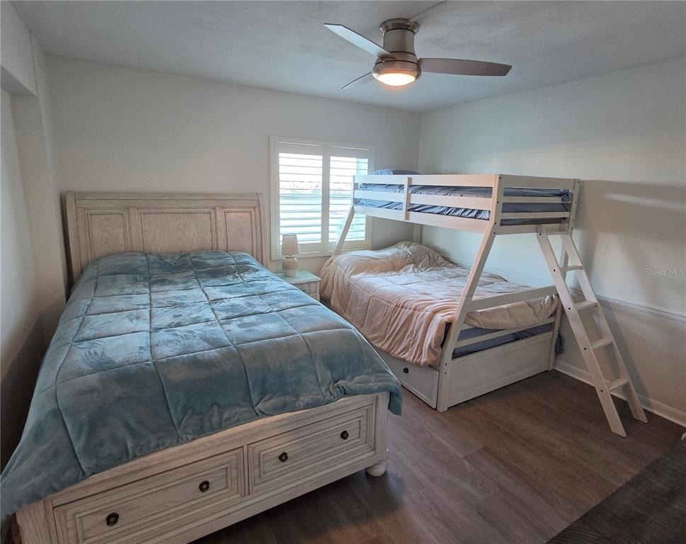 400 64th Avenue - Photo 4