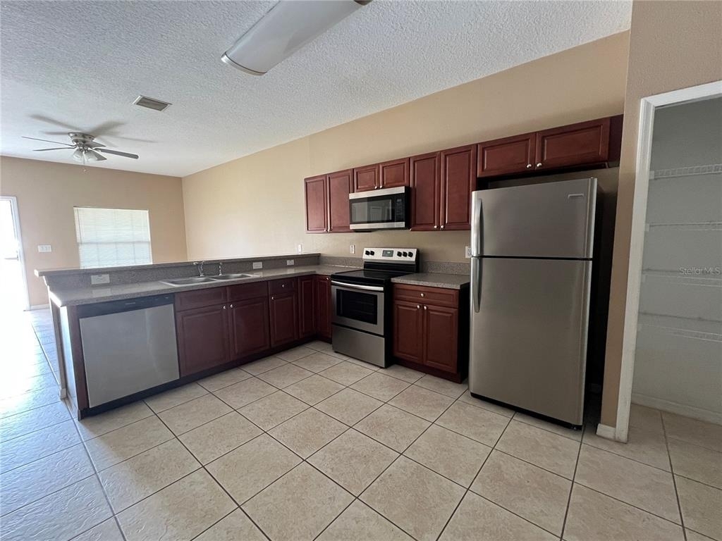 832 Abbeville Court - Photo 1