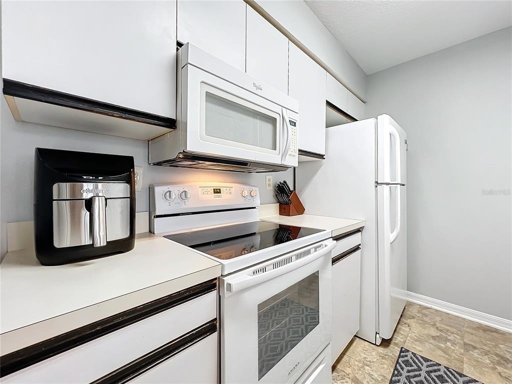 2731 N Poinciana Boulevard - Photo 46