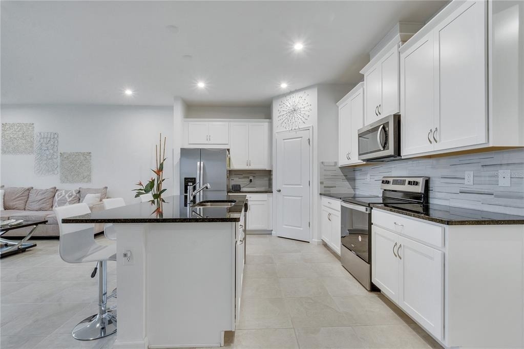1098 Boardwalk Place - Photo 6