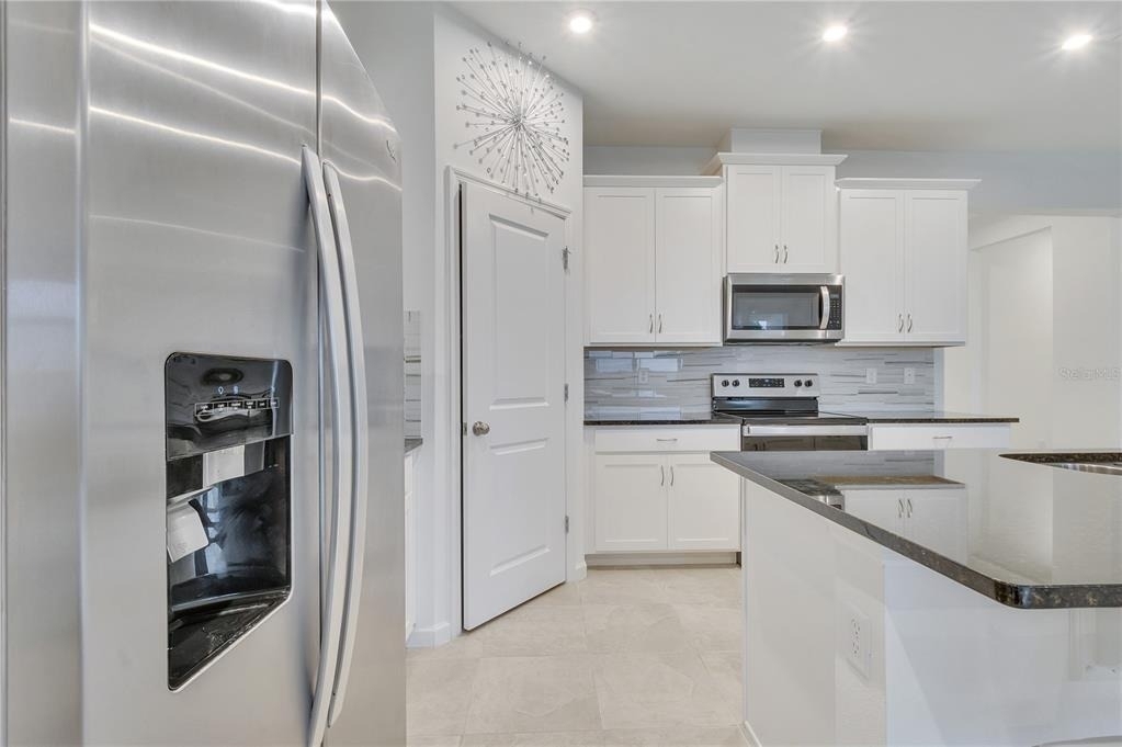 1098 Boardwalk Place - Photo 3
