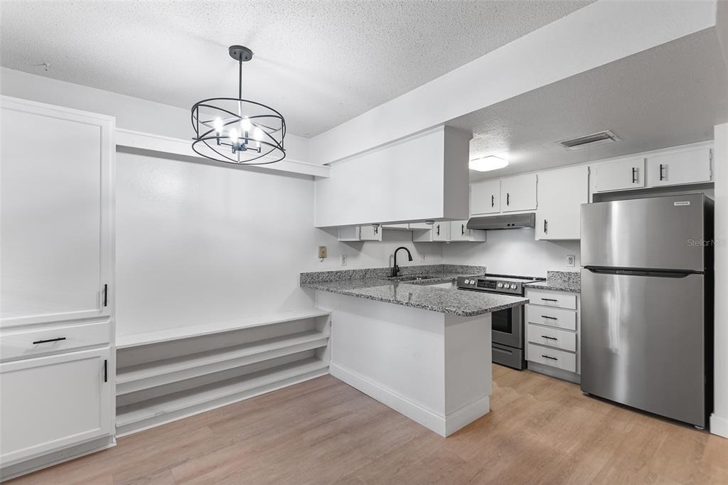 555 62nd Street S - Photo 3