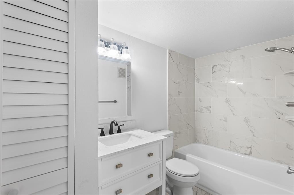 555 62nd Street S - Photo 7