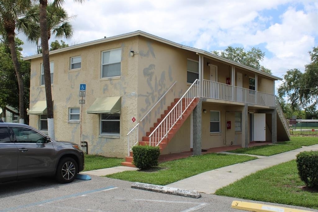 703 Michigan Court - Photo 0