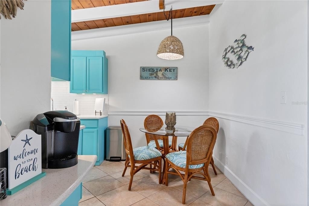 6006 Midnight Pass Road - Photo 10